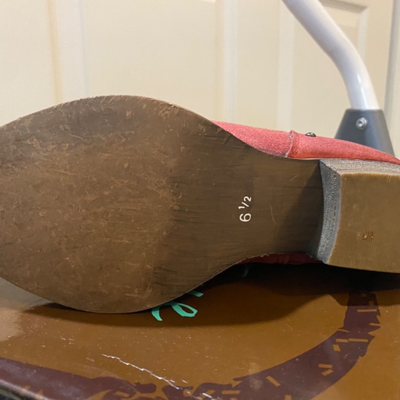 Women’s short boots - Picture 3 of 4